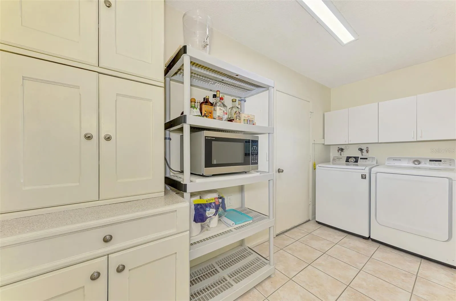 32 PEBBLE ROCK DR