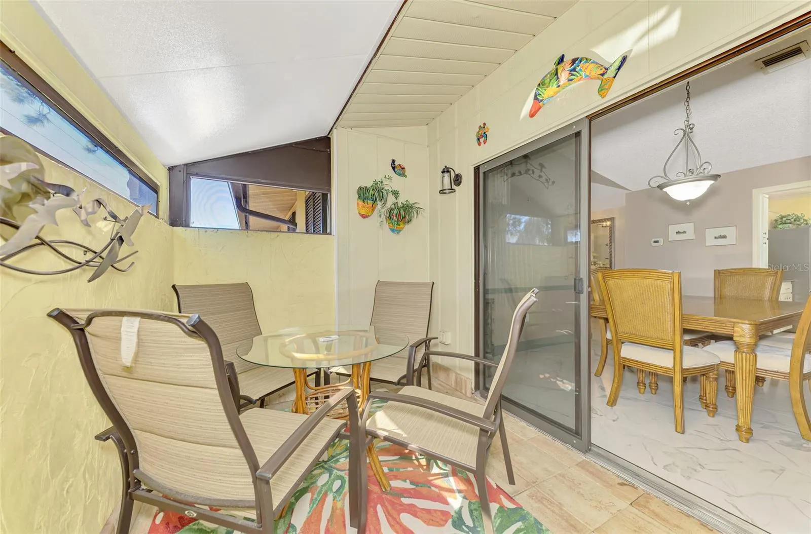 32 PEBBLE ROCK DR