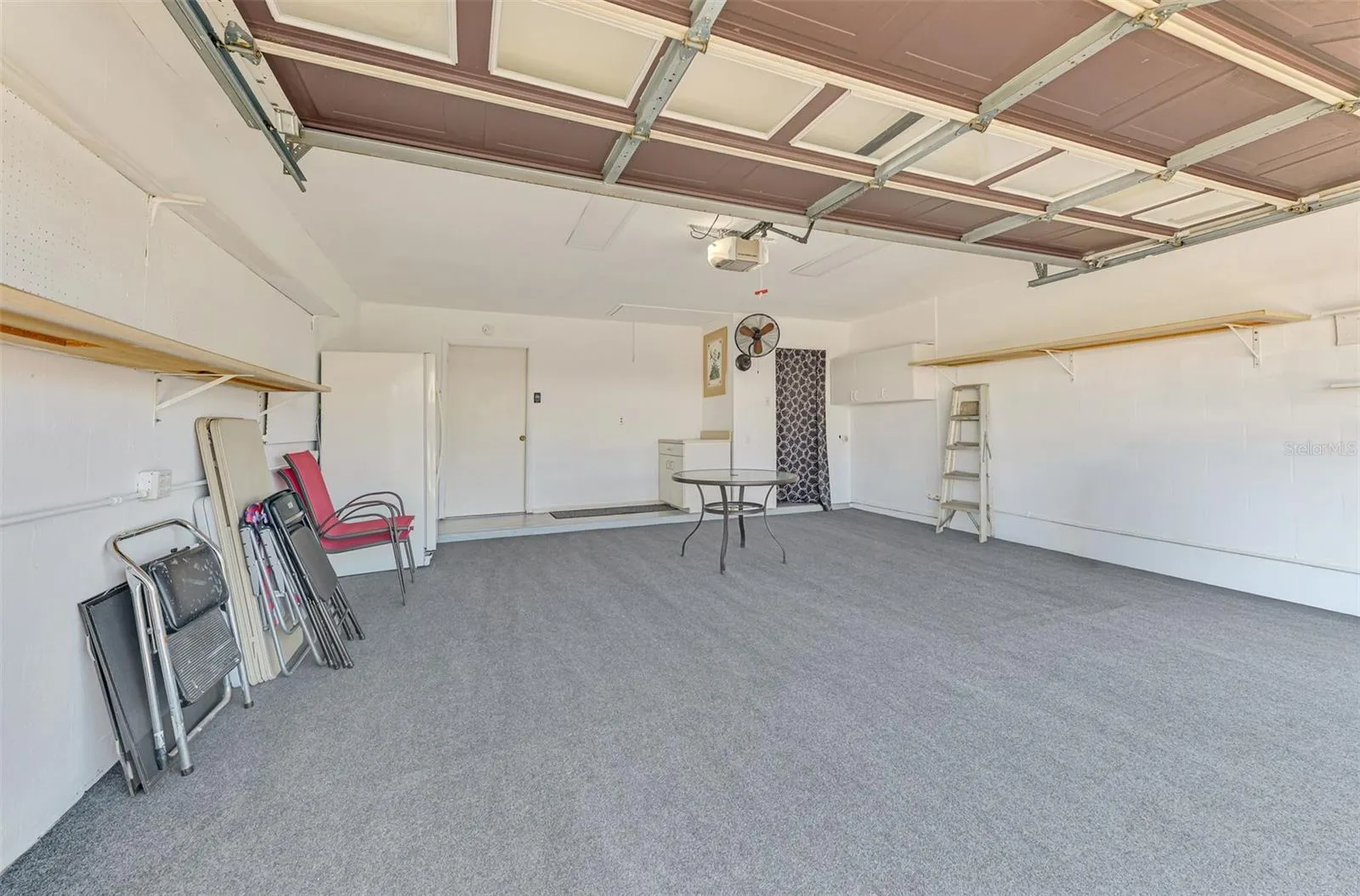 32 PEBBLE ROCK DR