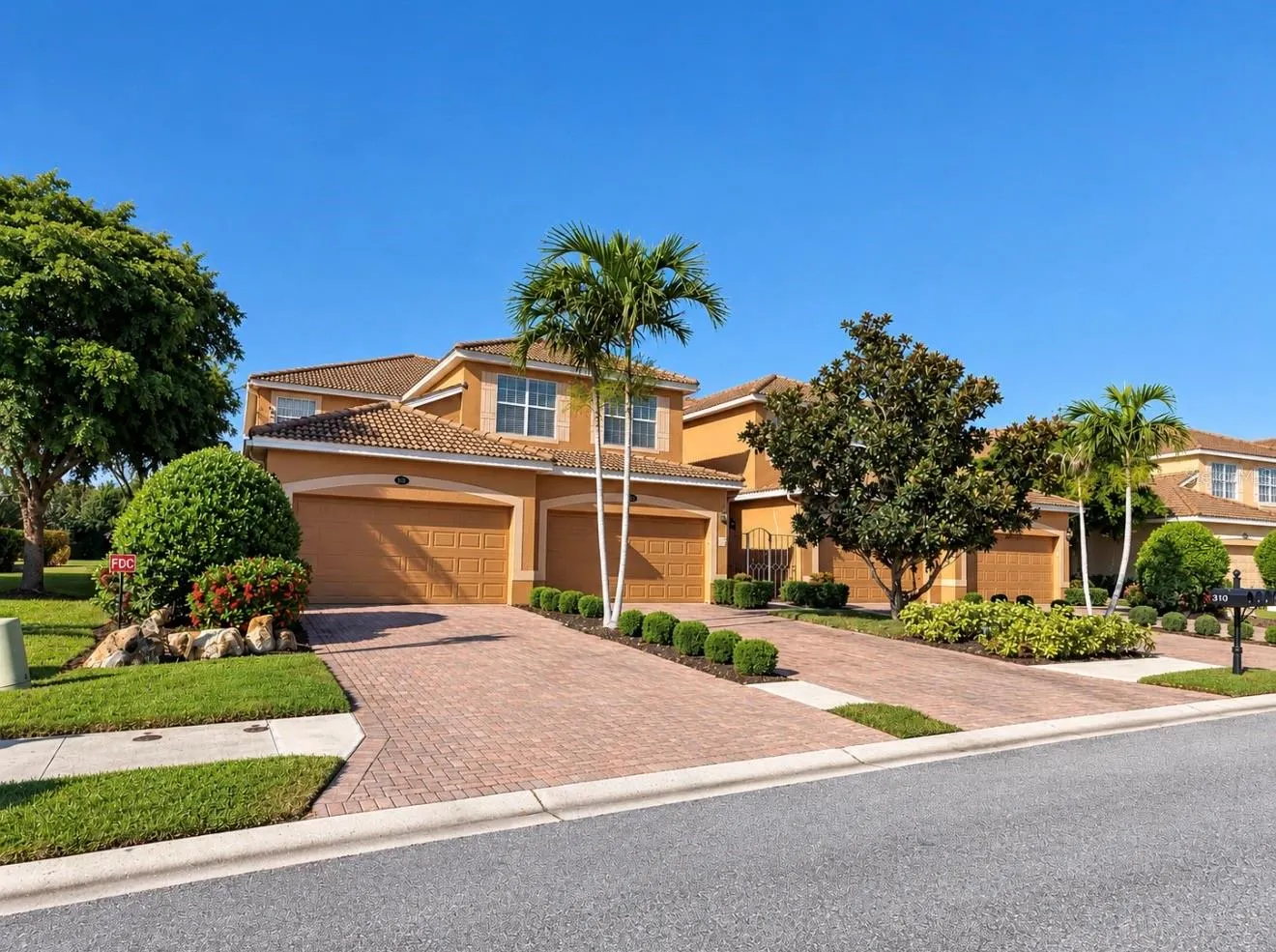 310 WINDING BROOK LN #102 #102