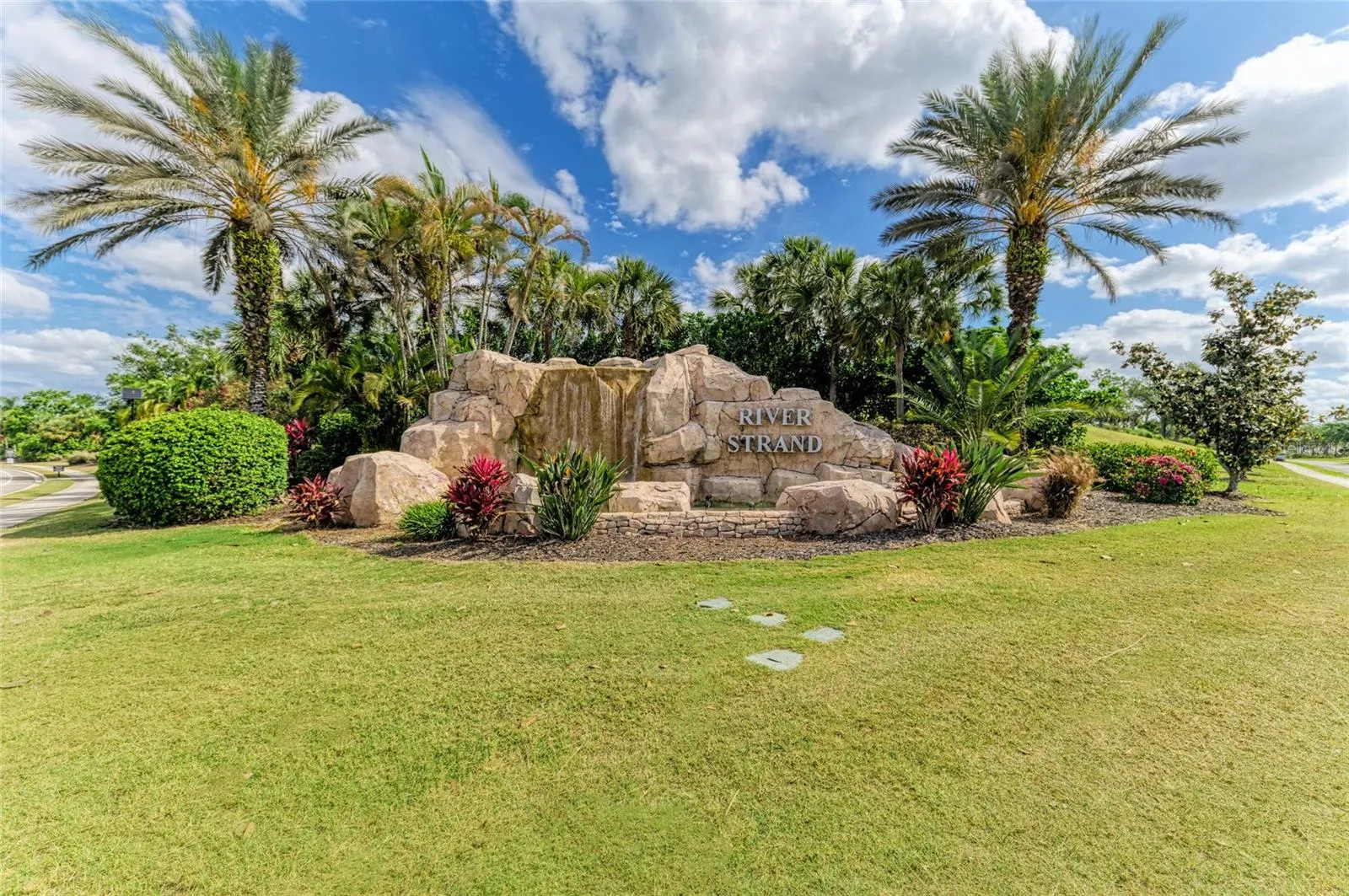 310 WINDING BROOK LN #102 #102