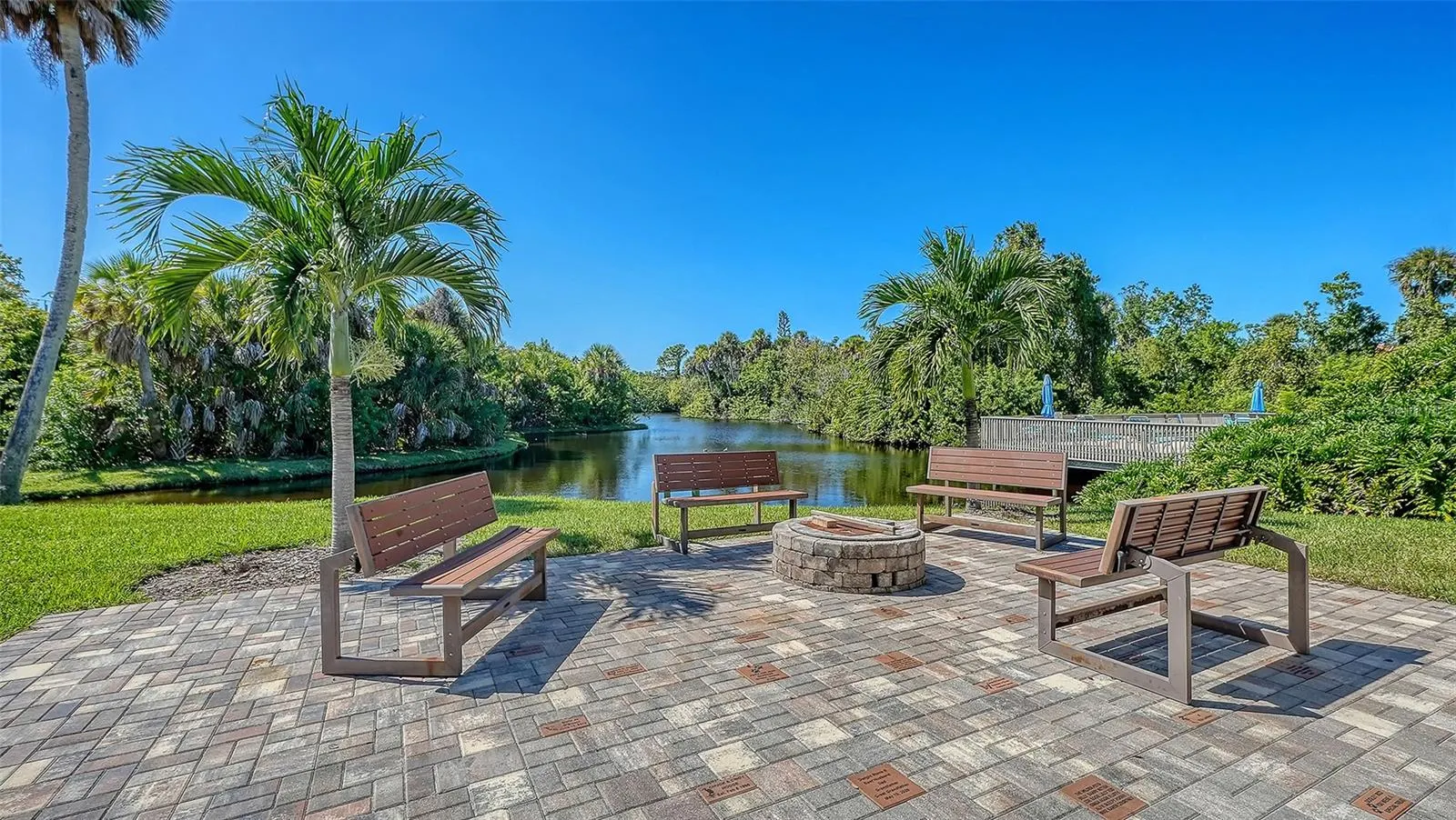 455 OAK POINT RD
