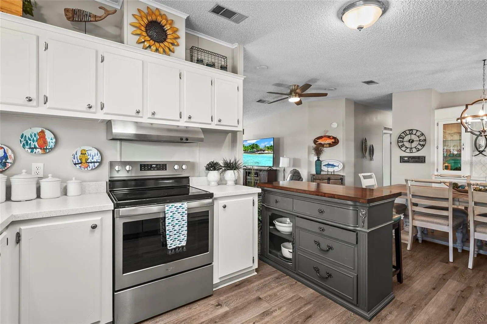 8470 IMPERIAL CIR