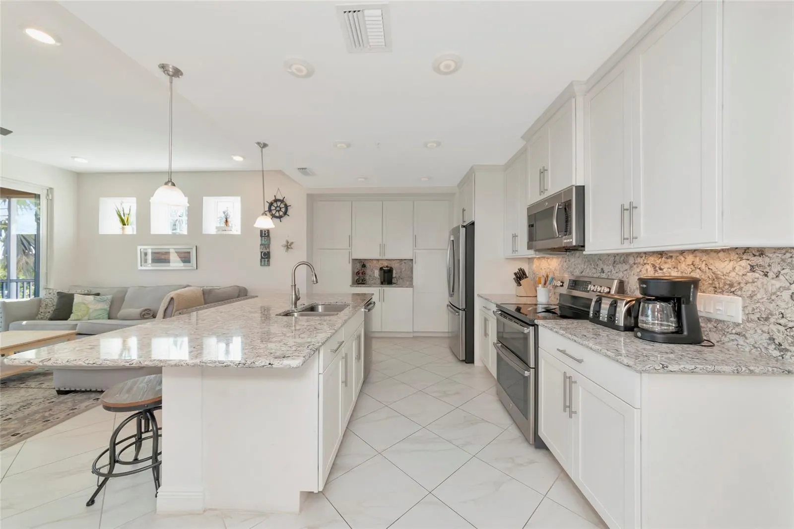 395 ARUBA CIR #203 #203