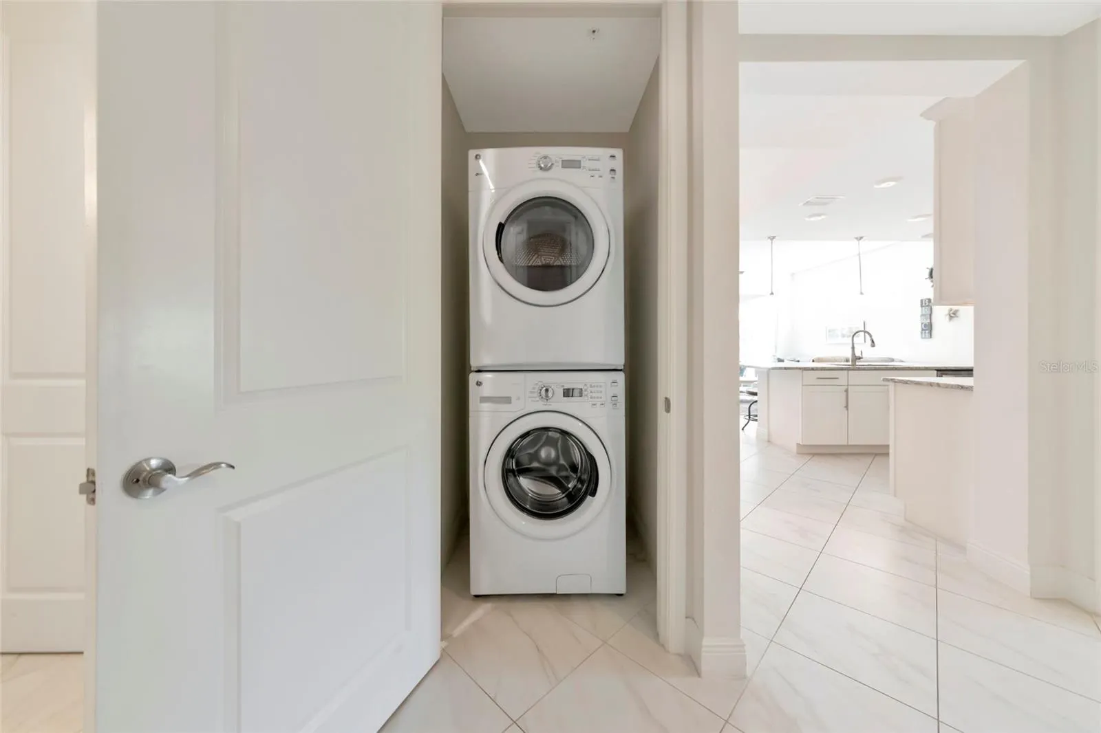 395 ARUBA CIR #203 #203