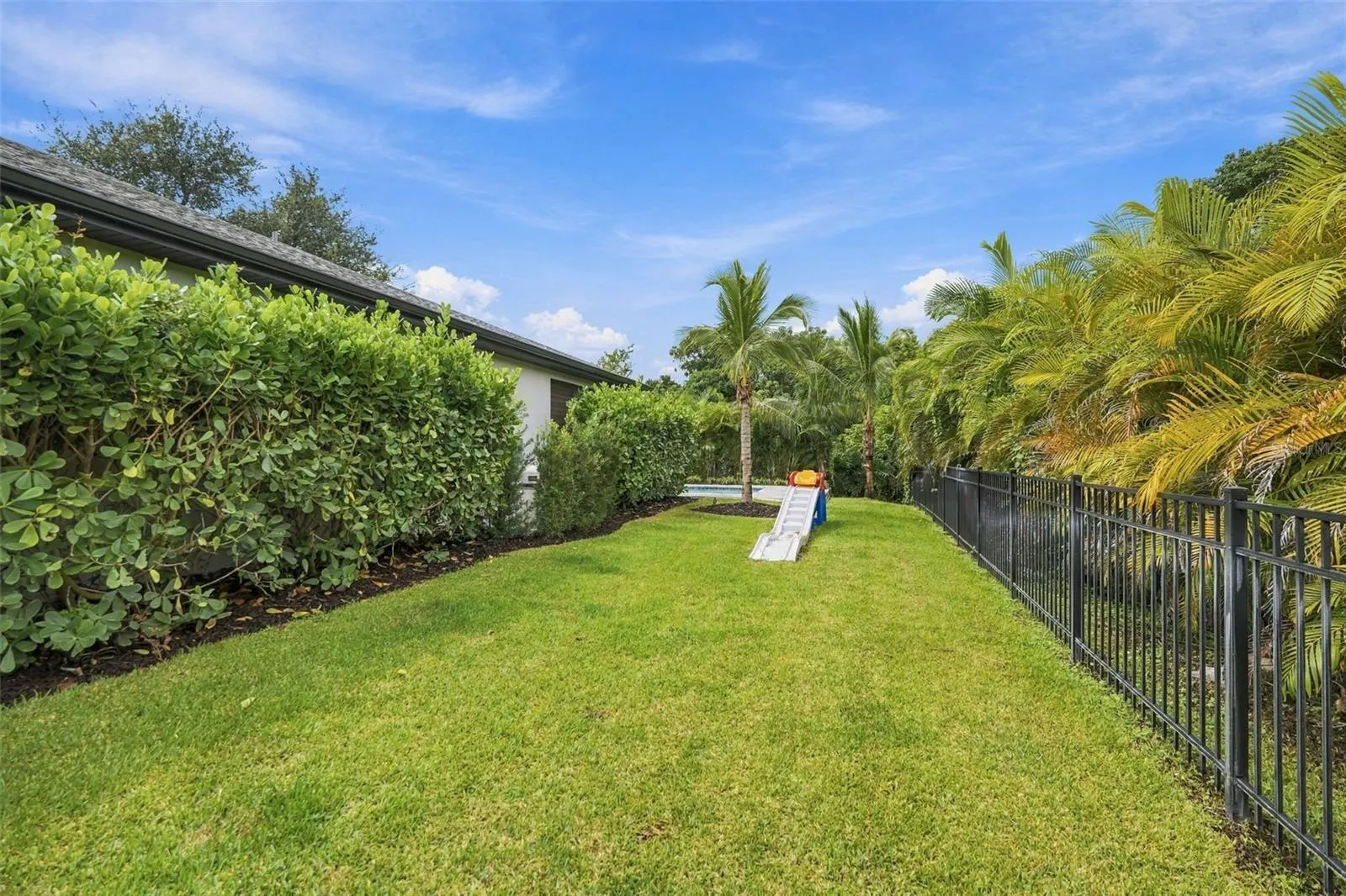 3946 COUNTRY VIEW DR