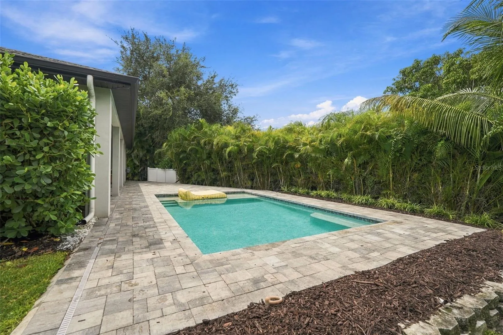 3946 COUNTRY VIEW DR