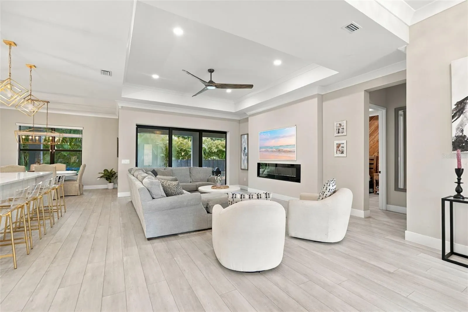 3946 COUNTRY VIEW DR