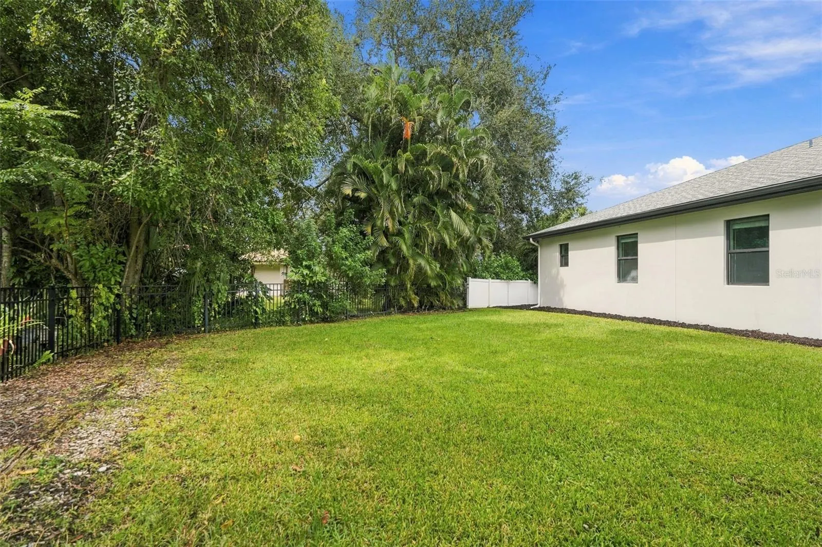 3946 COUNTRY VIEW DR