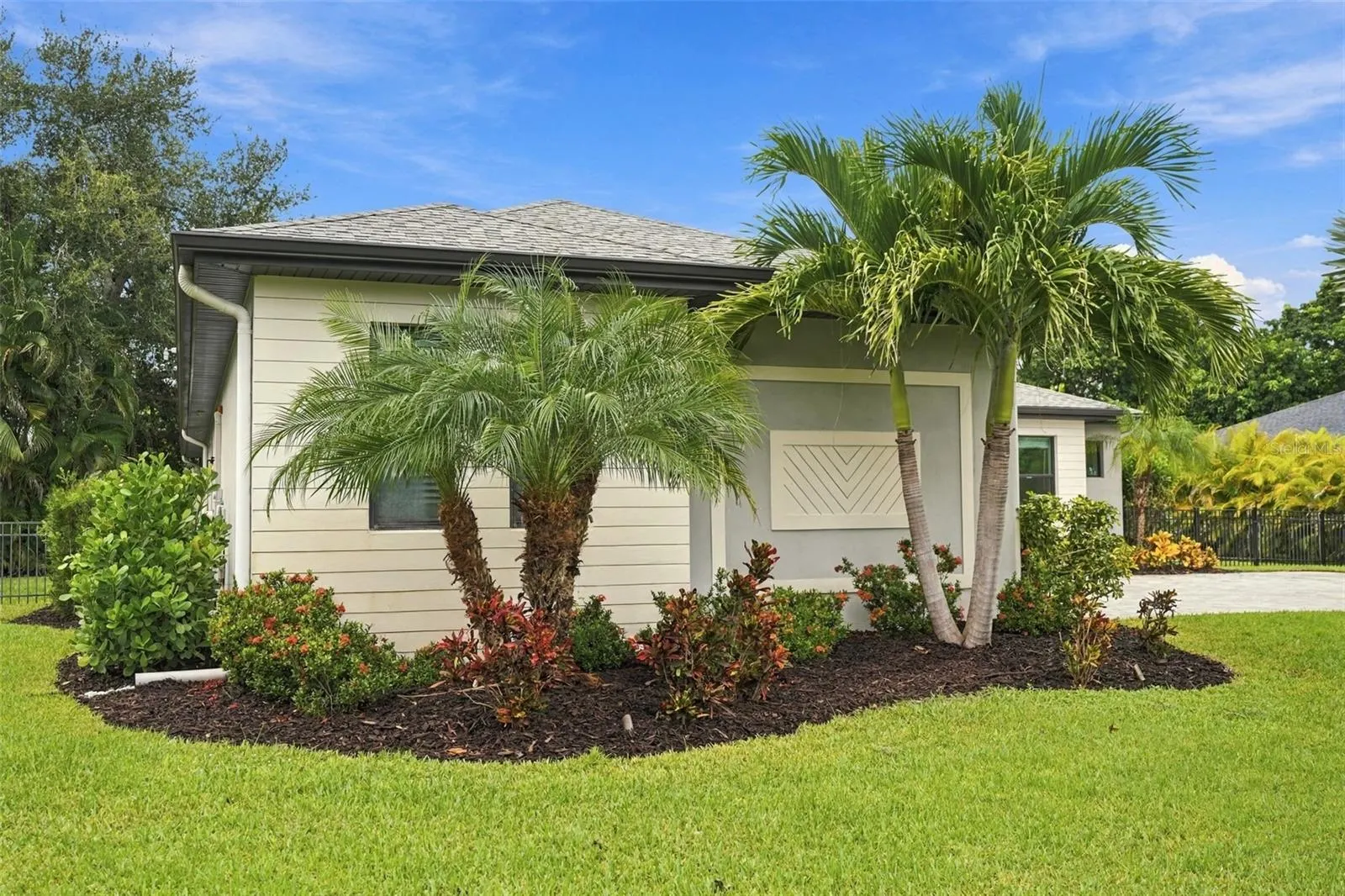 3946 COUNTRY VIEW DR