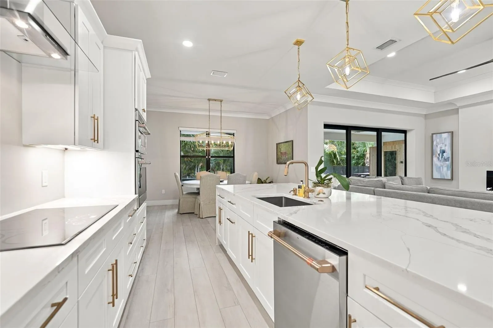 3946 COUNTRY VIEW DR
