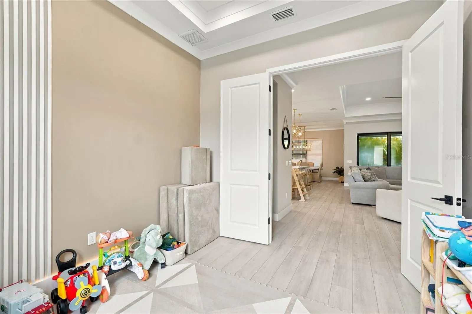 3946 COUNTRY VIEW DR