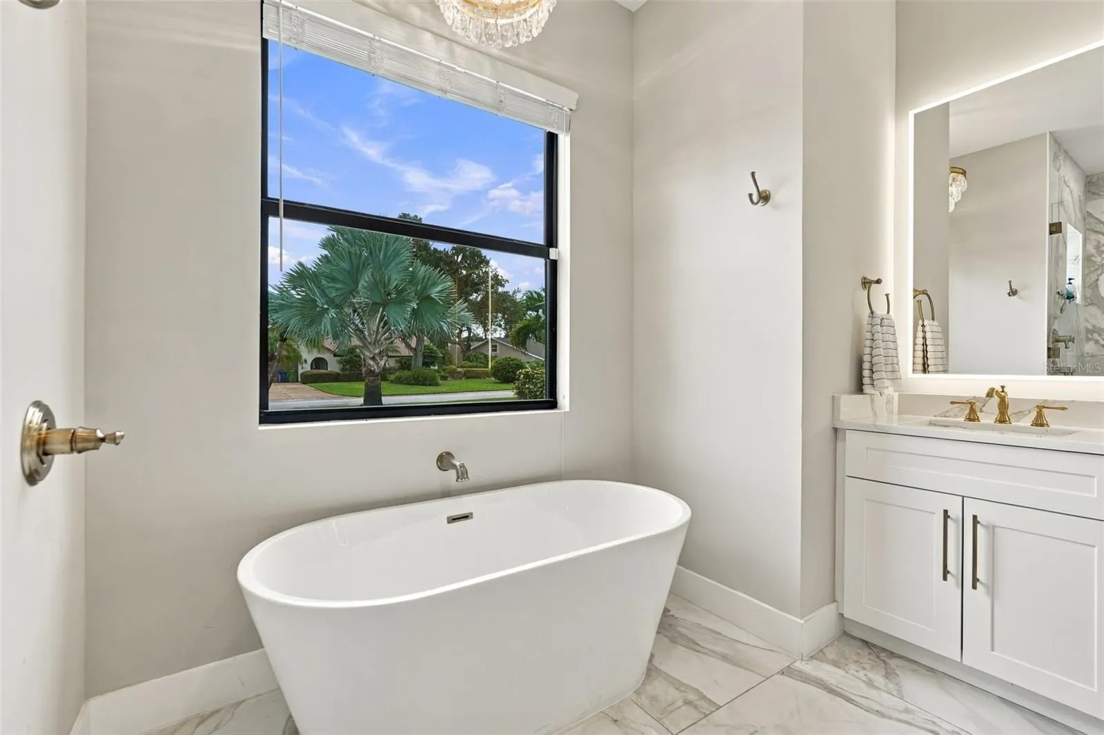 3946 COUNTRY VIEW DR