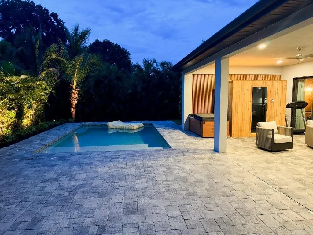 3946 COUNTRY VIEW DR