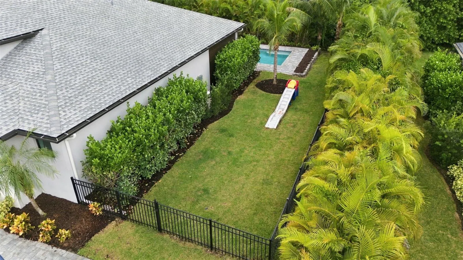 3946 COUNTRY VIEW DR