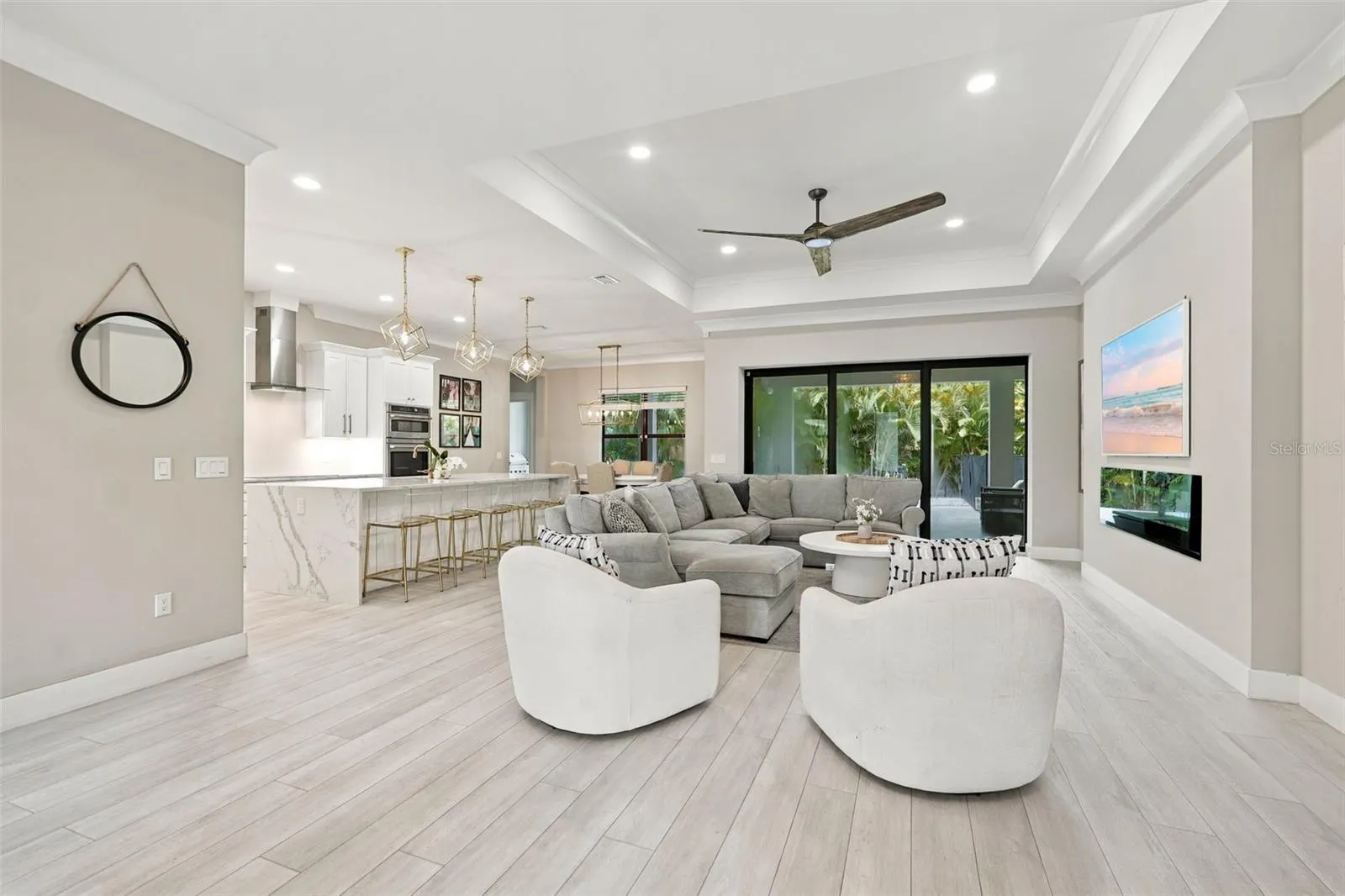 3946 COUNTRY VIEW DR
