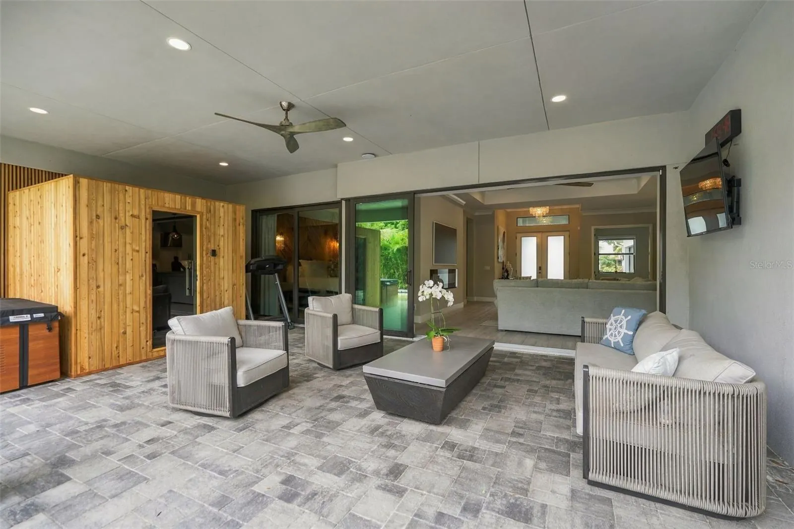 3946 COUNTRY VIEW DR