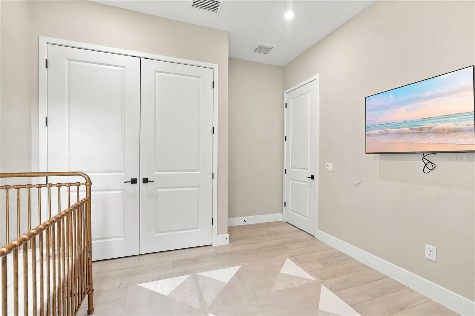 3946 COUNTRY VIEW DR