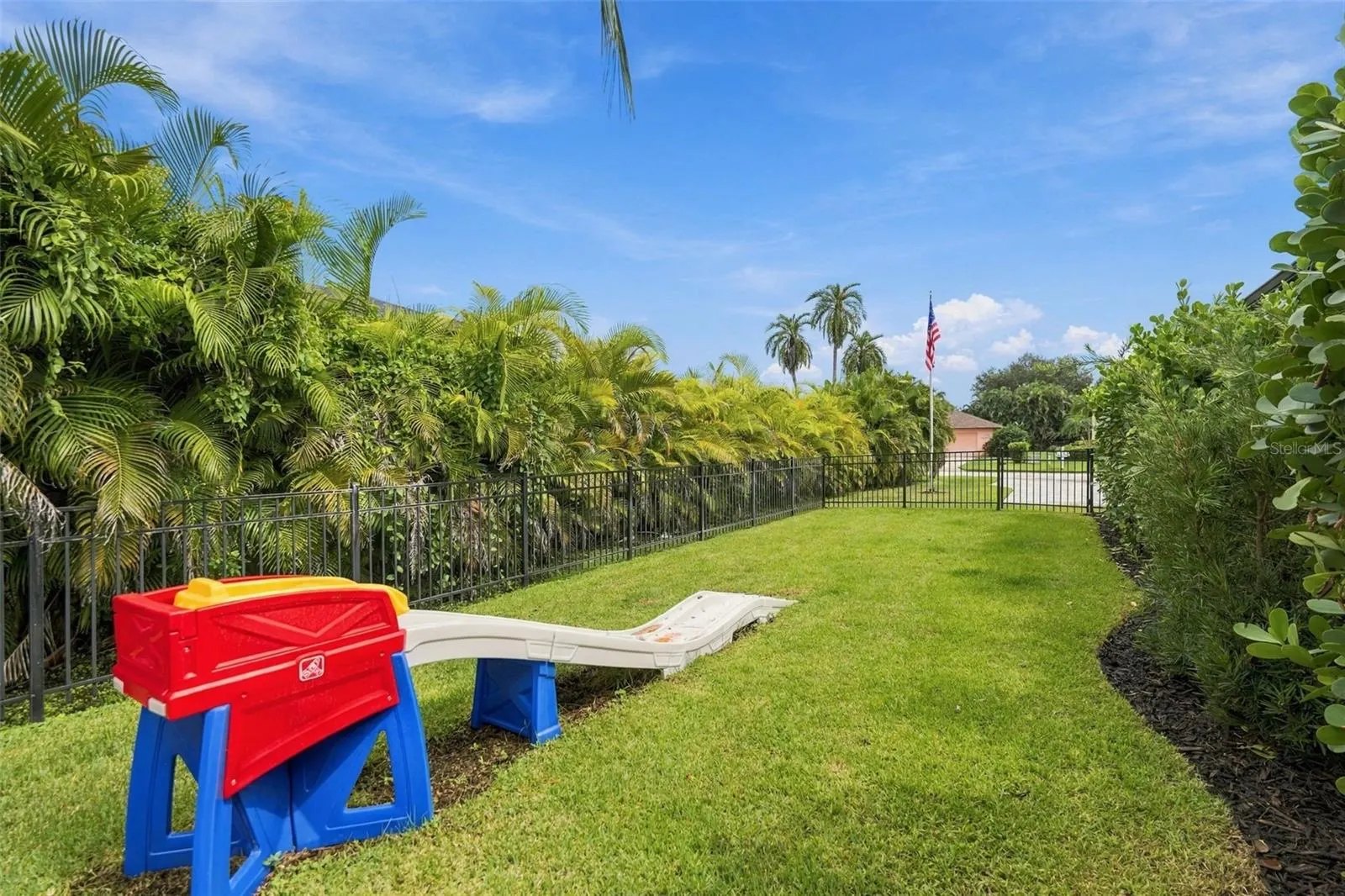 3946 COUNTRY VIEW DR