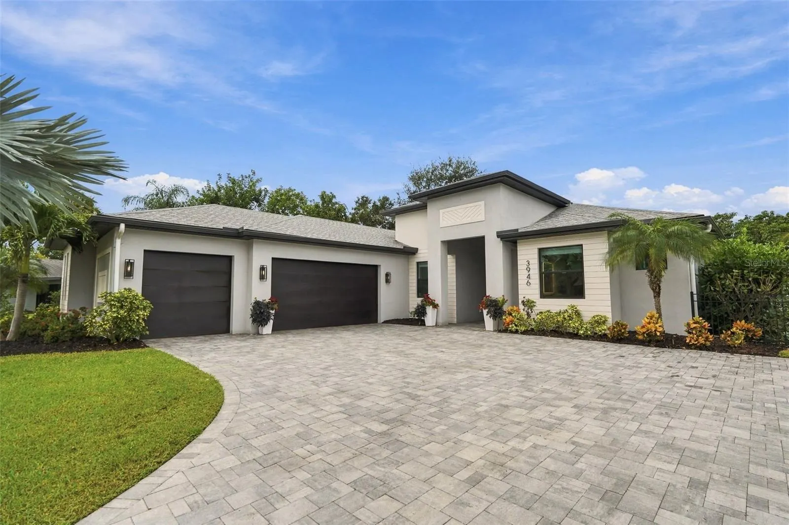 3946 COUNTRY VIEW DR