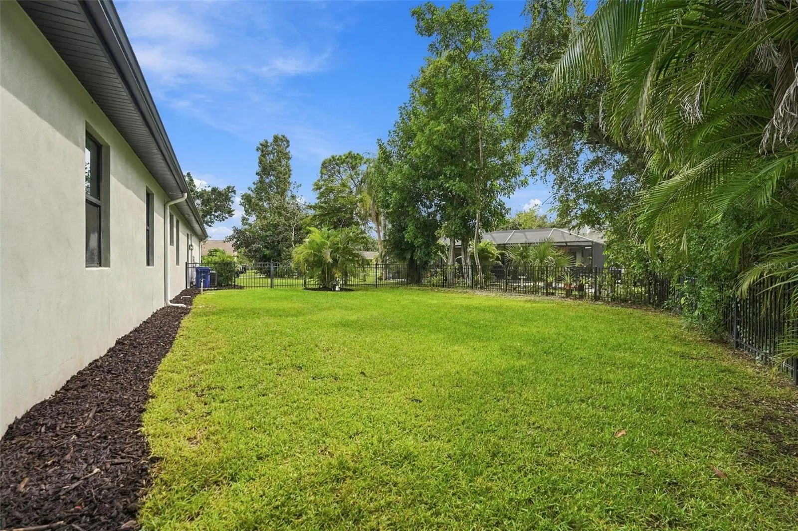 3946 COUNTRY VIEW DR