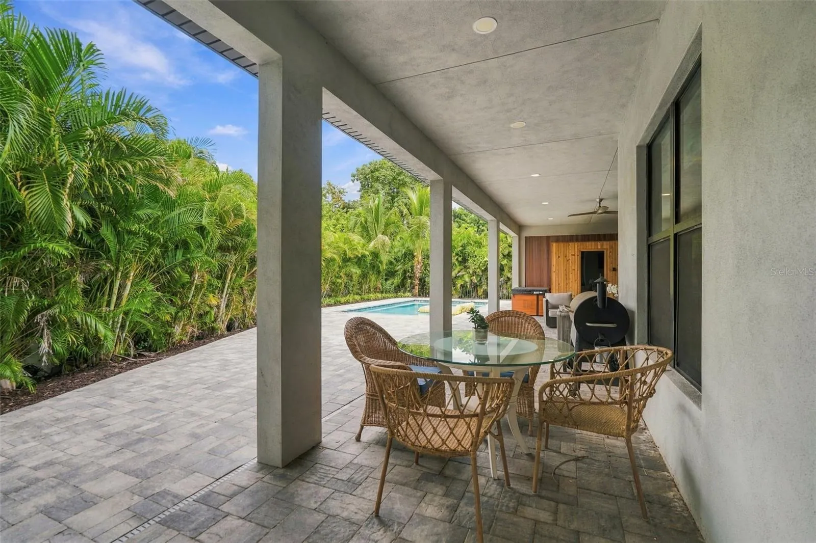 3946 COUNTRY VIEW DR
