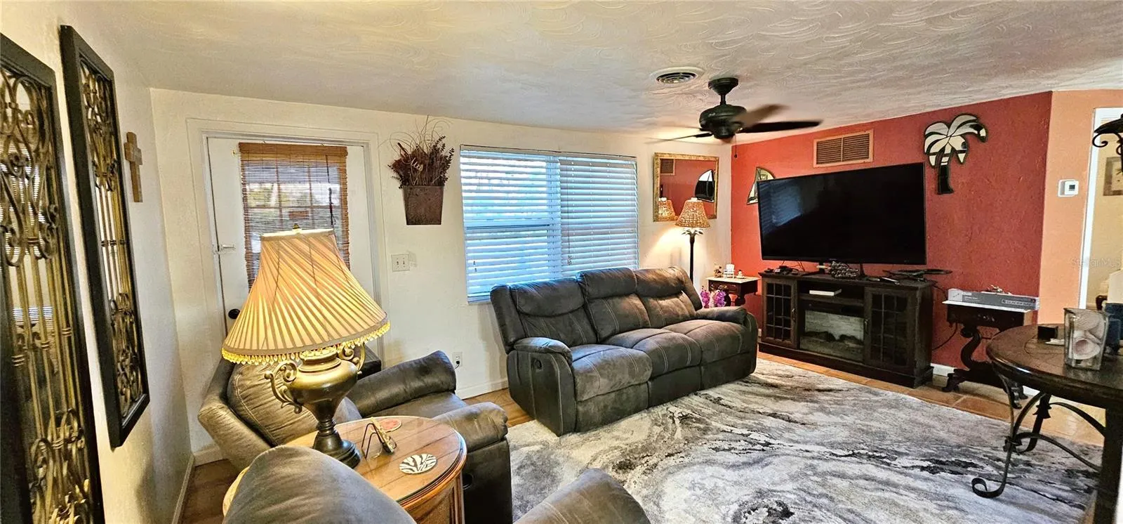 1120 LAMPP DR
