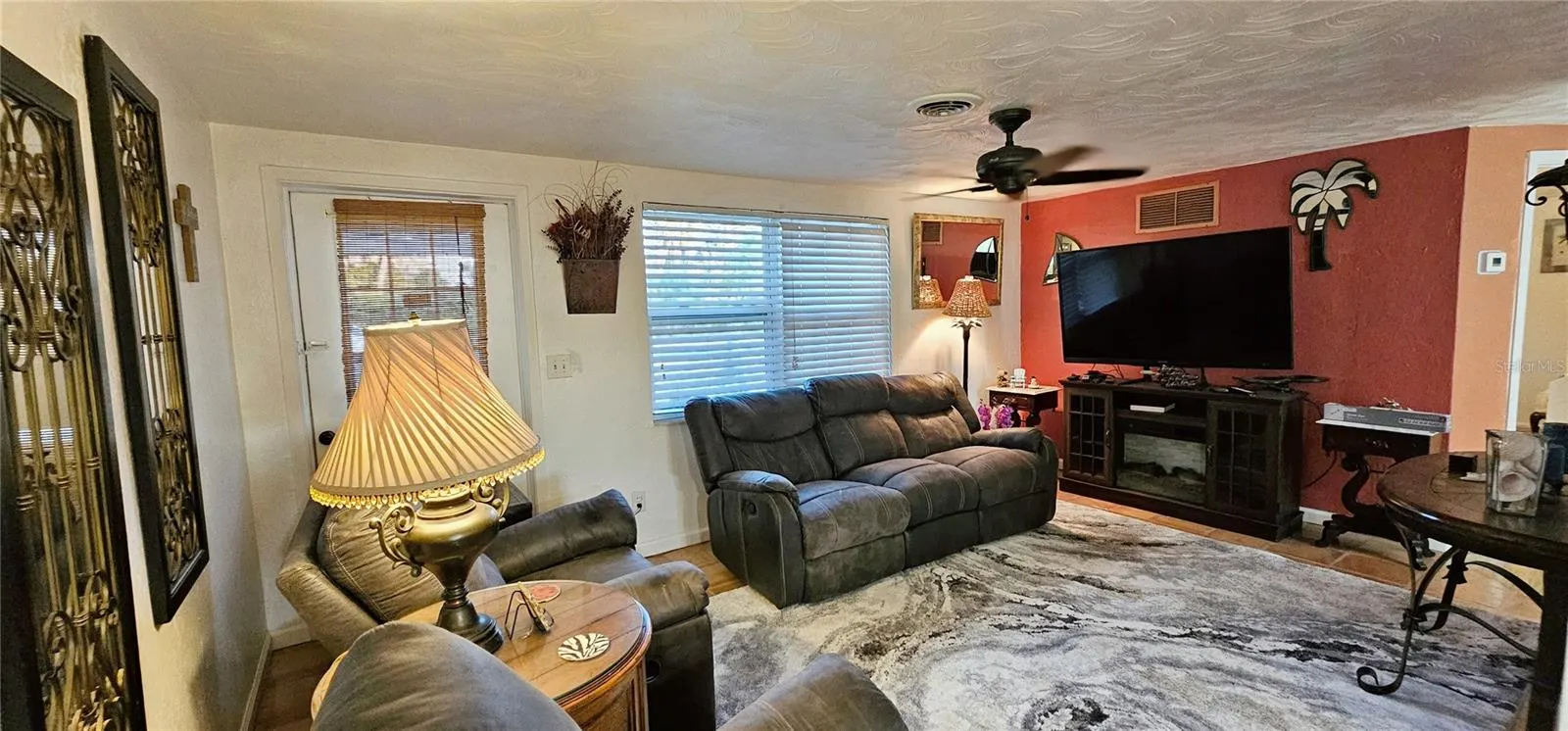 1120 LAMPP DR