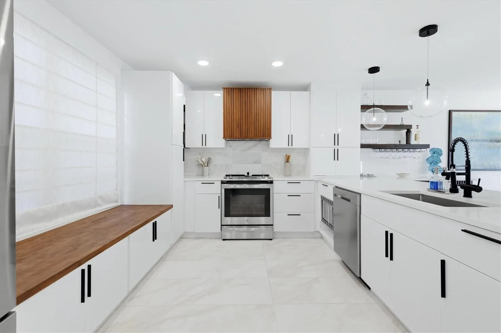 605 SUTTON PL #101 #101
