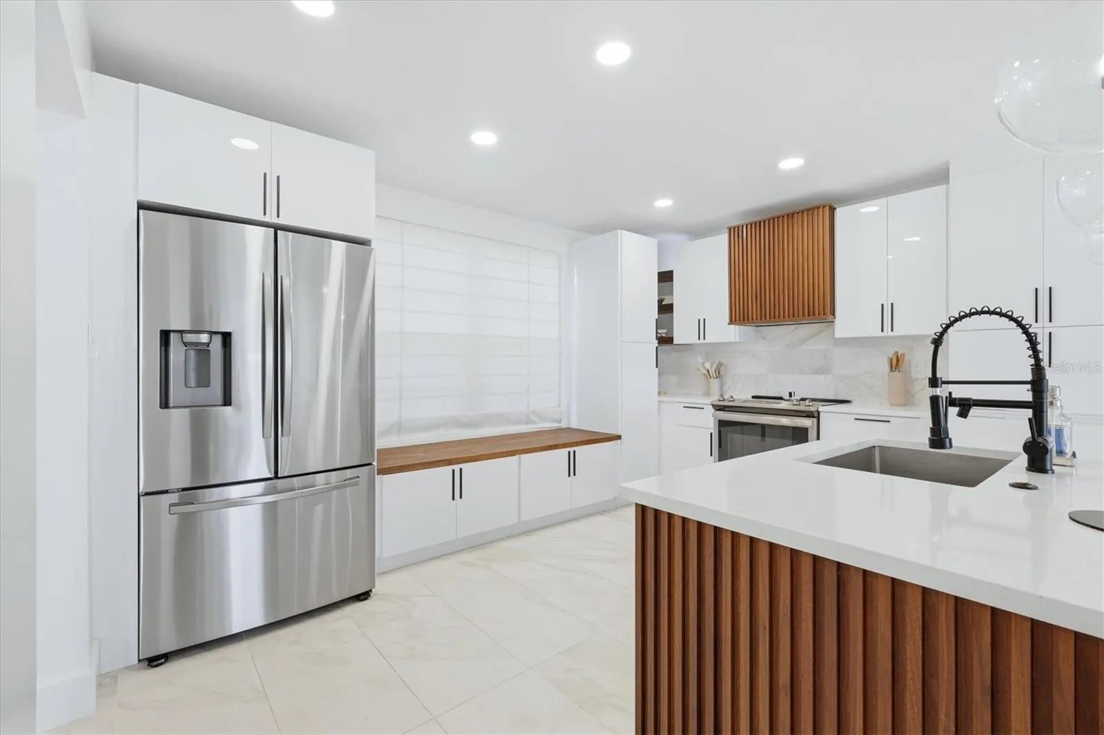 605 SUTTON PL #101 #101