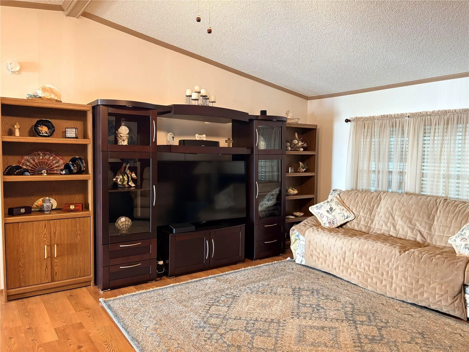 3062 ARTESIAN LN