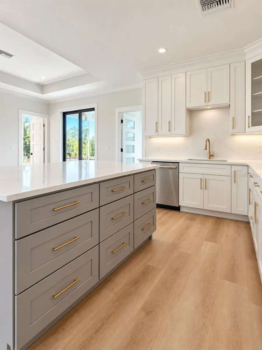 7252 PATRICIA PL