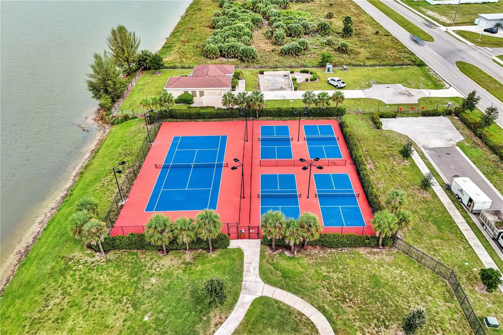 447 SPRING HILL LAKE LOOP