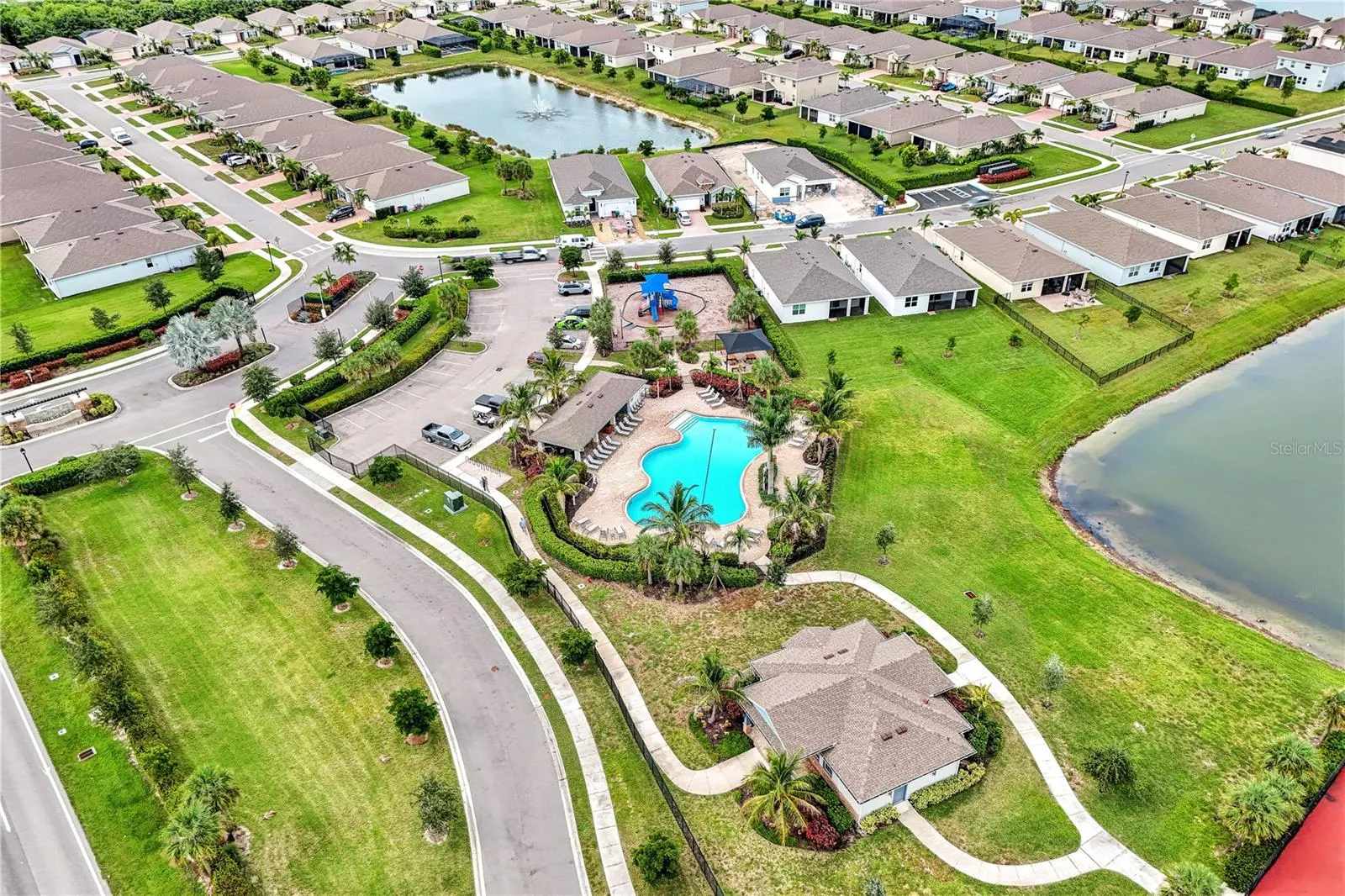 447 SPRING HILL LAKE LOOP