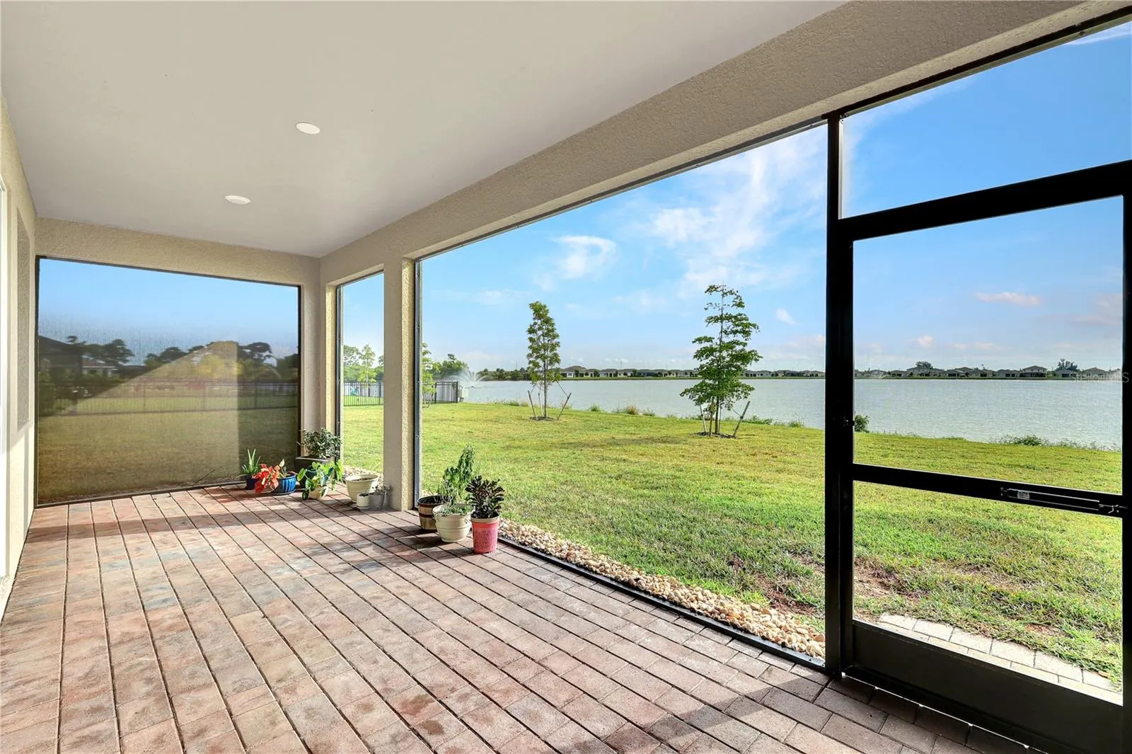 447 SPRING HILL LAKE LOOP