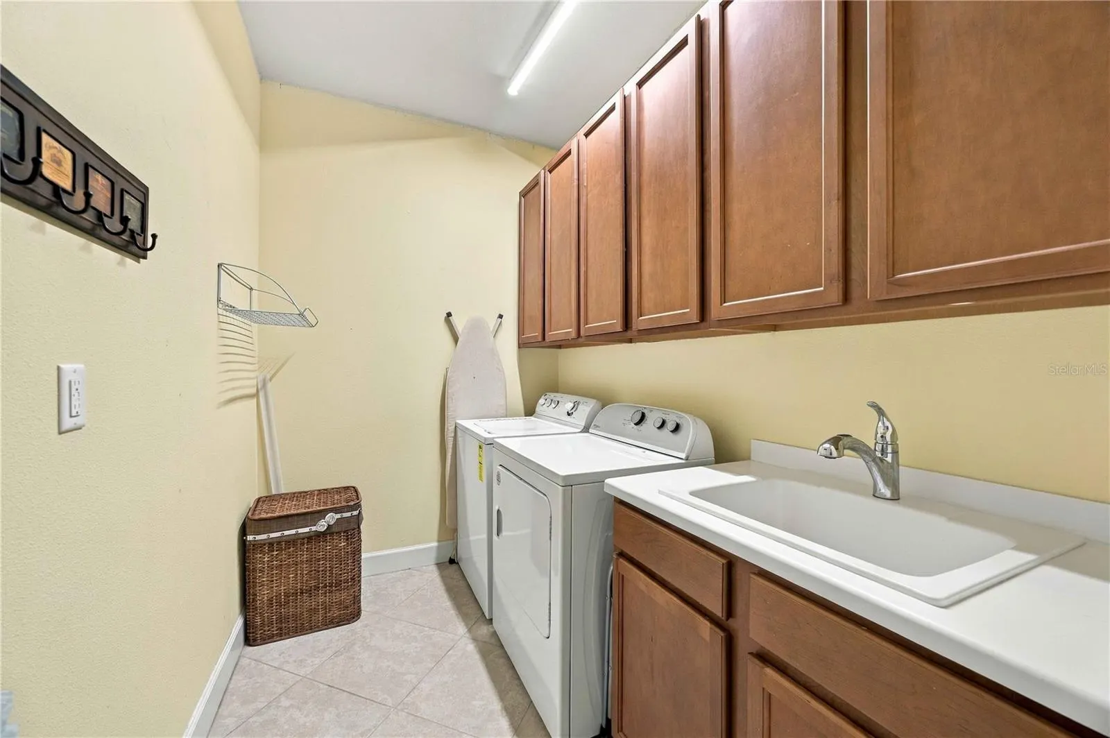 299 CAPULET DR