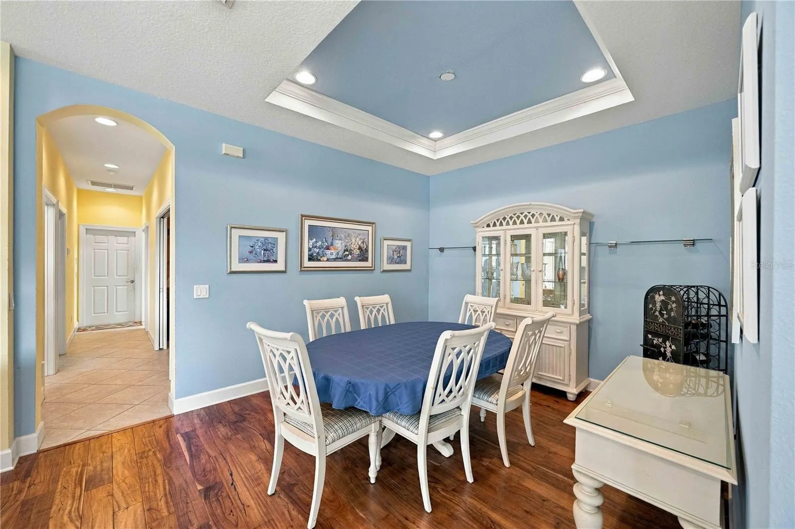 299 CAPULET DR