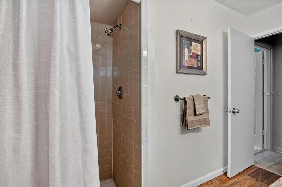 2319 LAKESIDE MEWS #B3 #B3