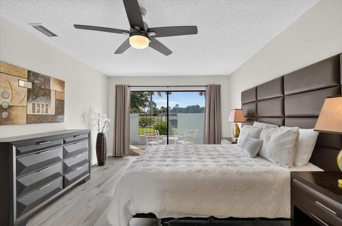 2319 LAKESIDE MEWS #B3 #B3