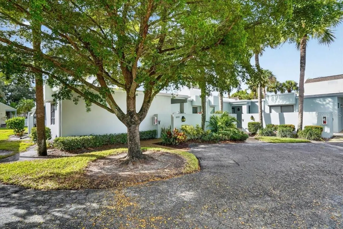2319 LAKESIDE MEWS #B3 #B3