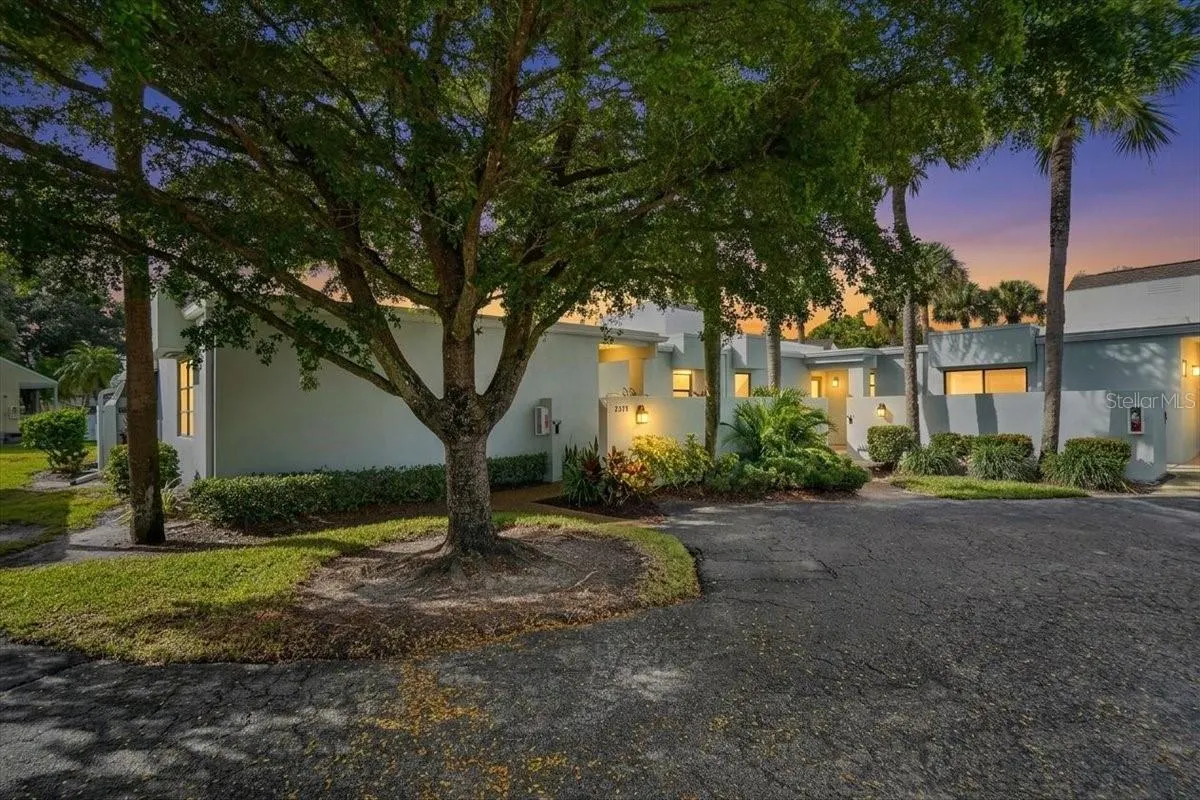 2319 LAKESIDE MEWS #B3 #B3
