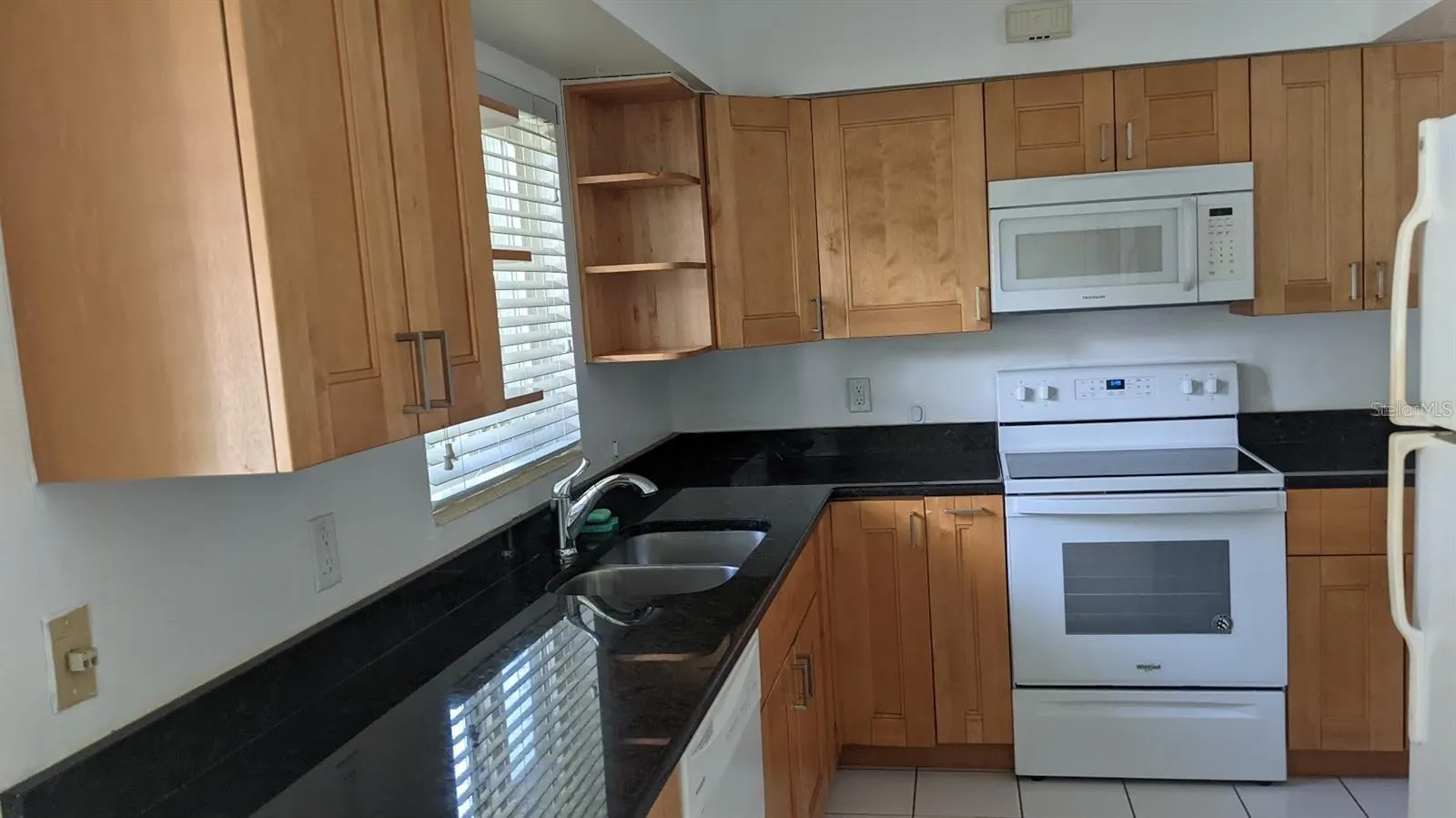 2104 PALM TER