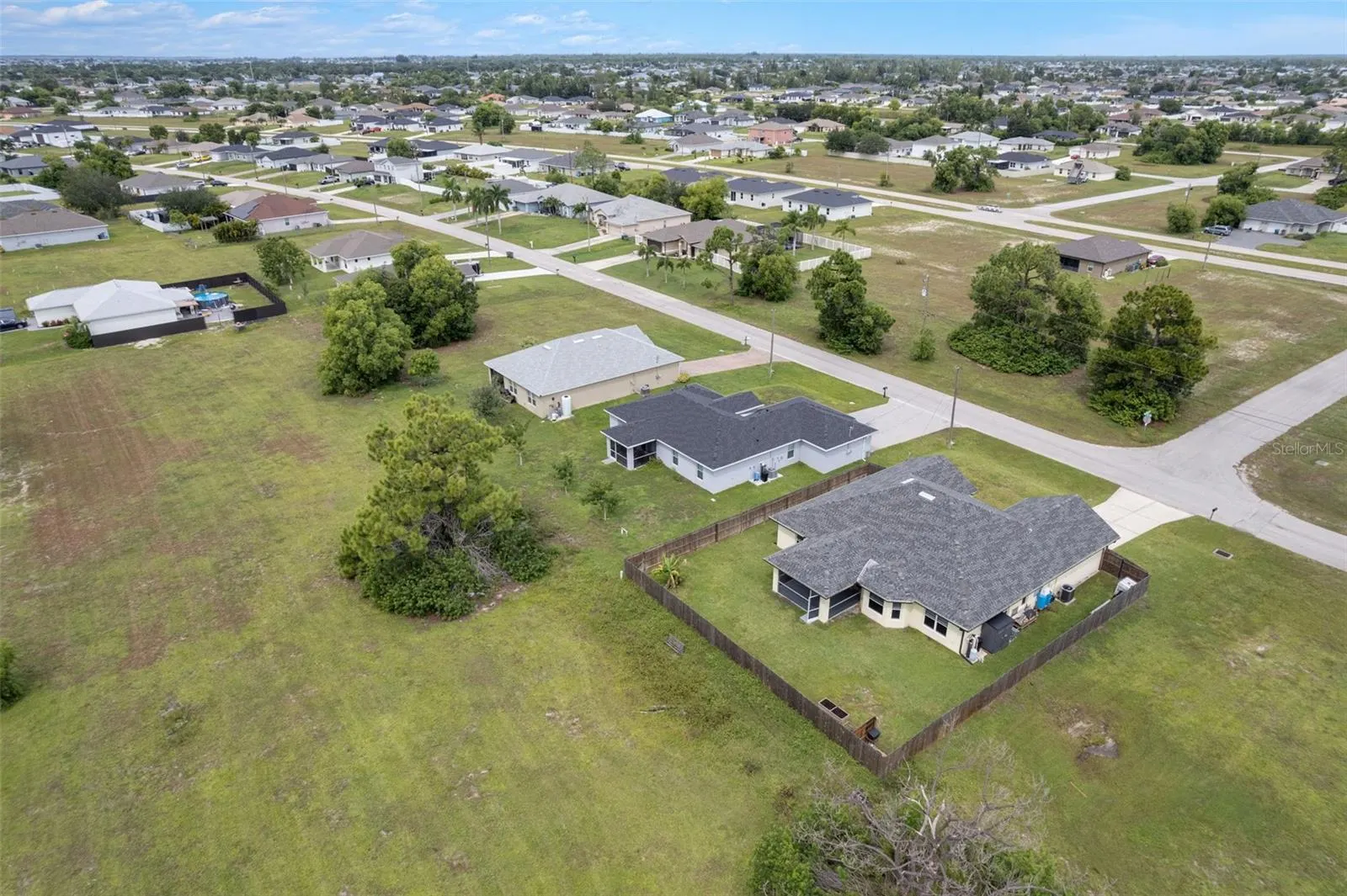 1732 NW 15TH TER