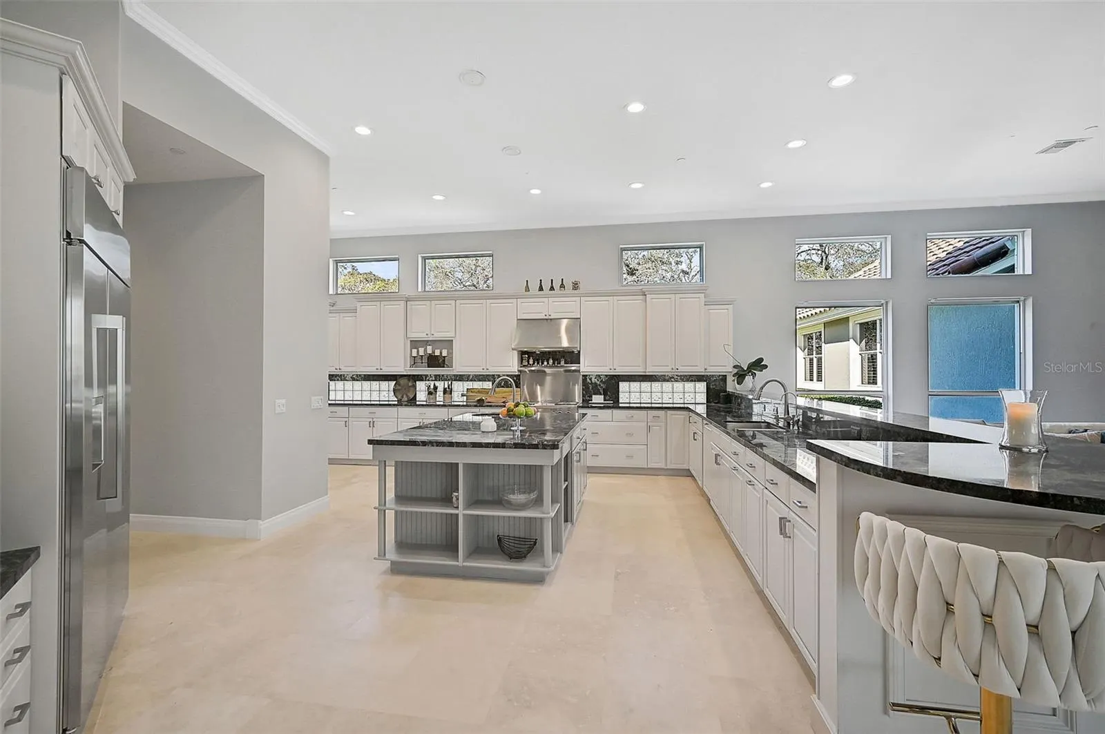 854 MACEWEN DR