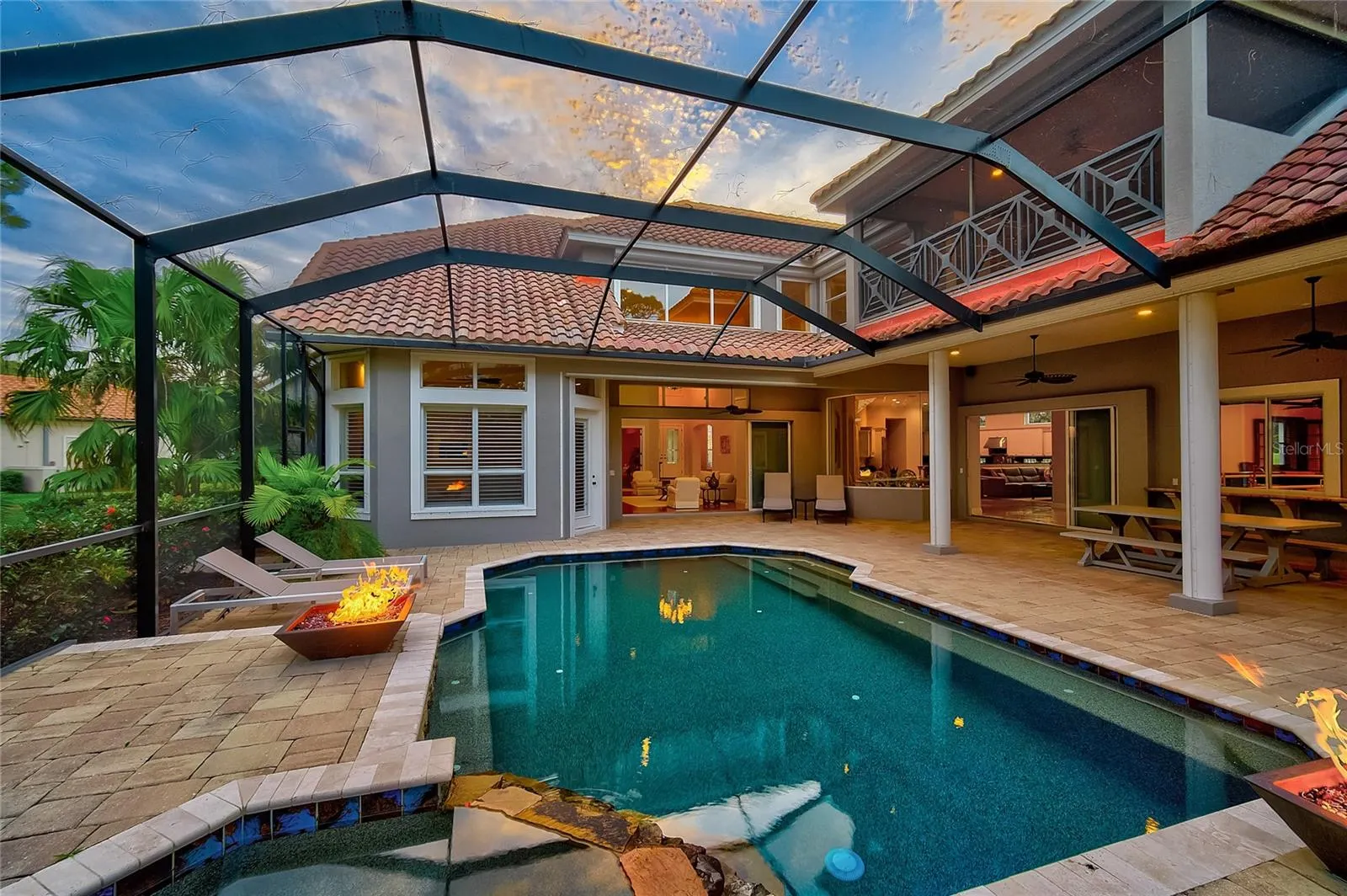 854 MACEWEN DR