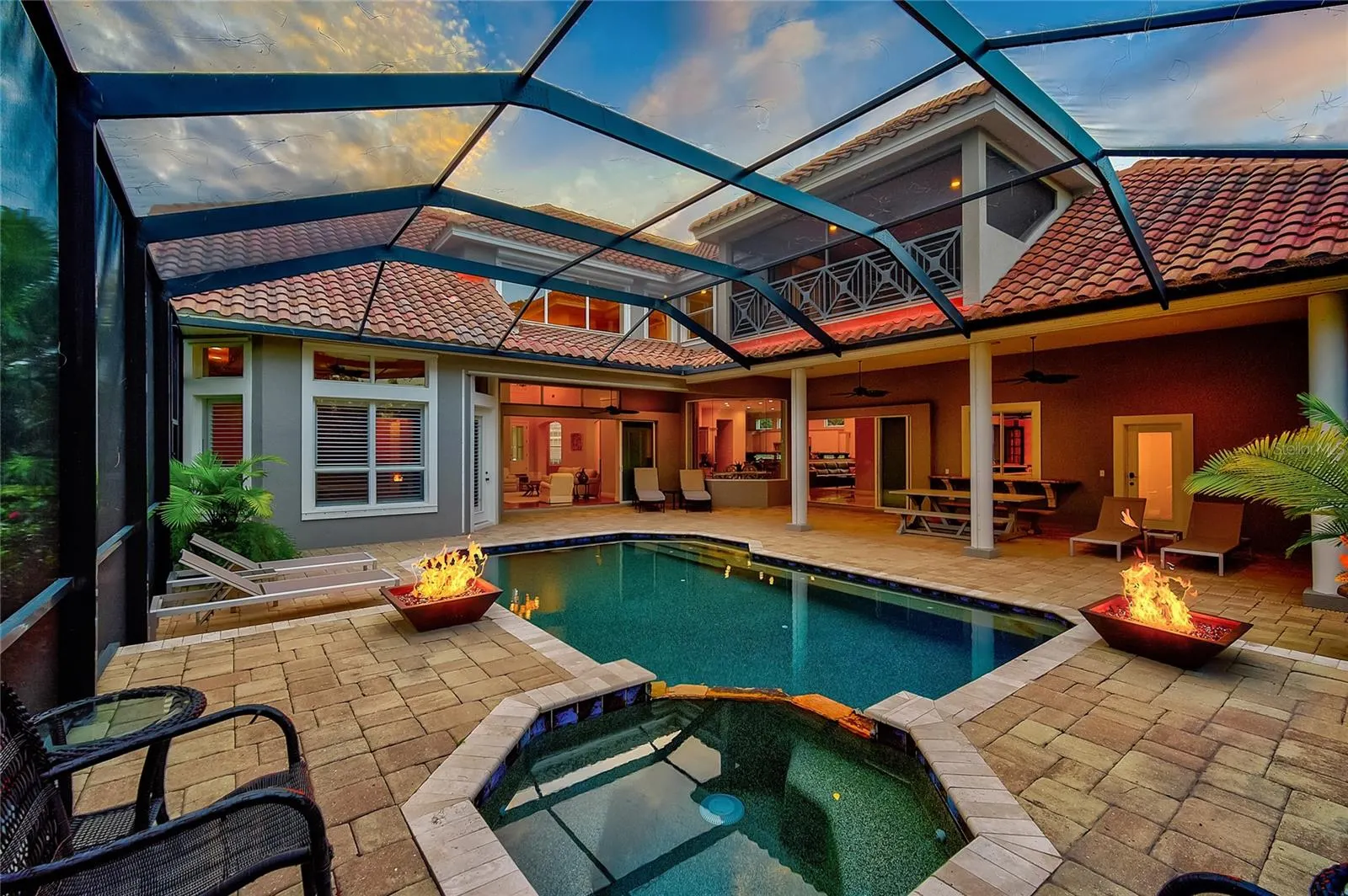 854 MACEWEN DR