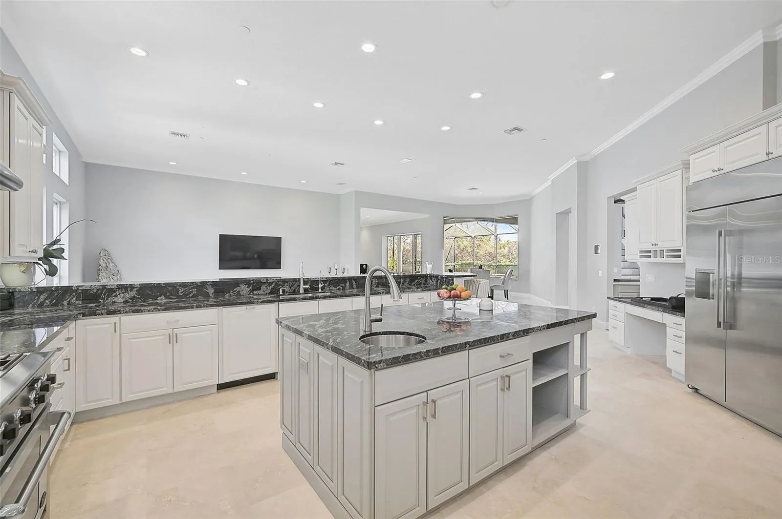 854 MACEWEN DR