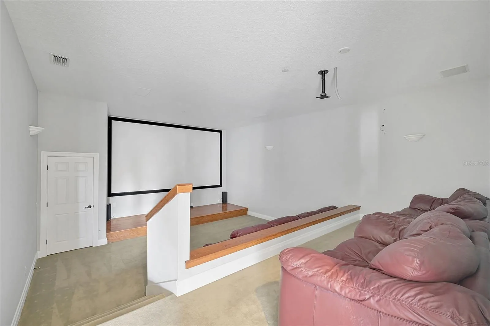 854 MACEWEN DR