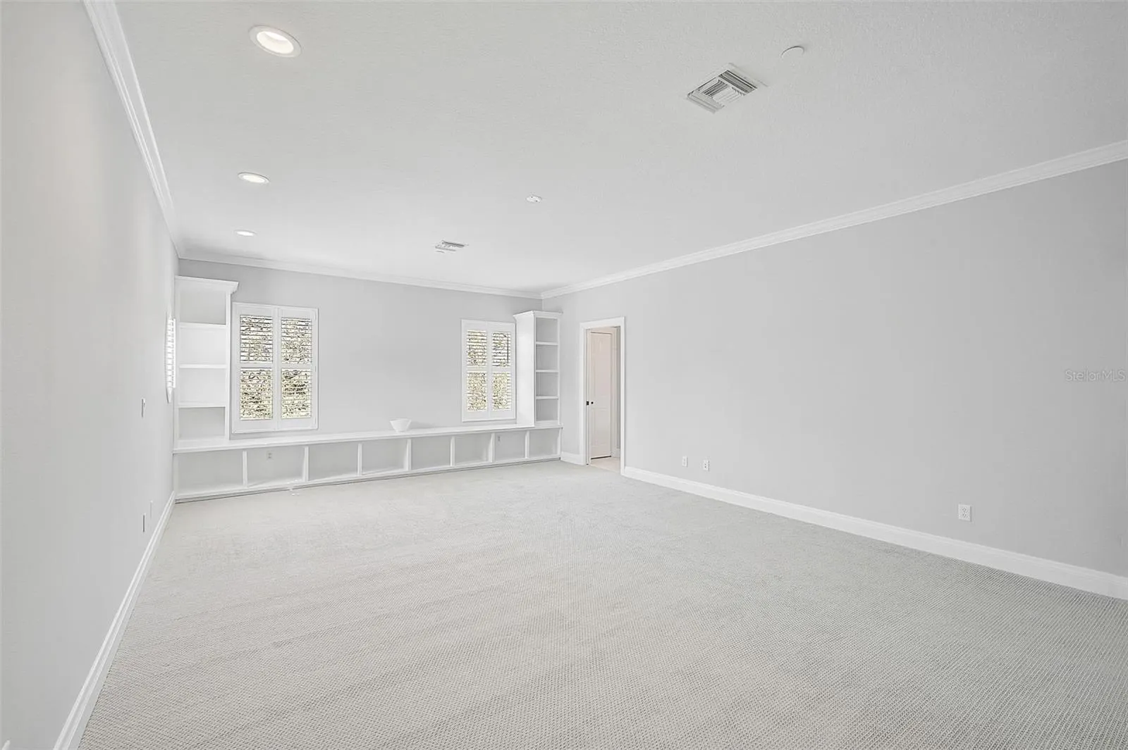 854 MACEWEN DR