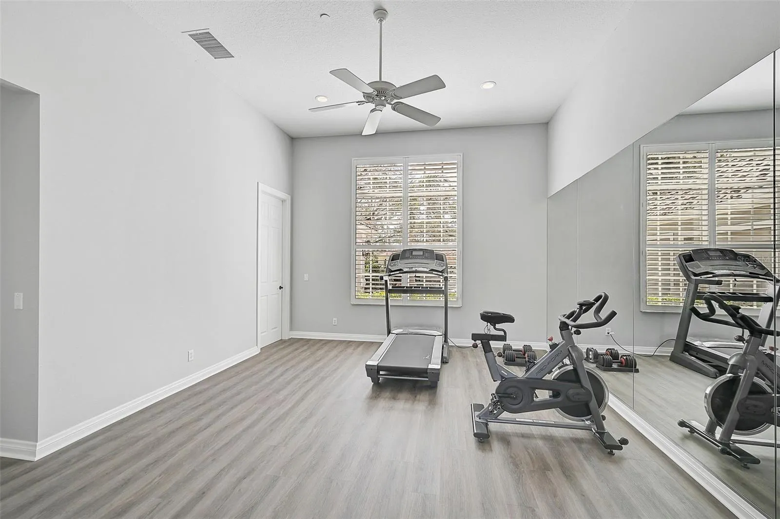 854 MACEWEN DR
